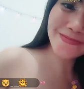 Miss Selena Nungging mainin Memek