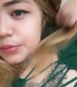 Cewek tato pamer belahan dada