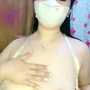 Kak Angel pamerin Nenen Montok