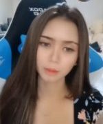 Santi Host Cantik Mango Live