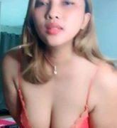 Echa sexy busana transparan