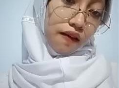 Ukhty Siswi SMA remas toket