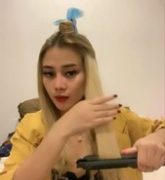 Nyantai Bareng Angel Host Sexy Cantik