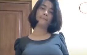 Kak Berlian Telanjang Colmek Dua Jari Becek